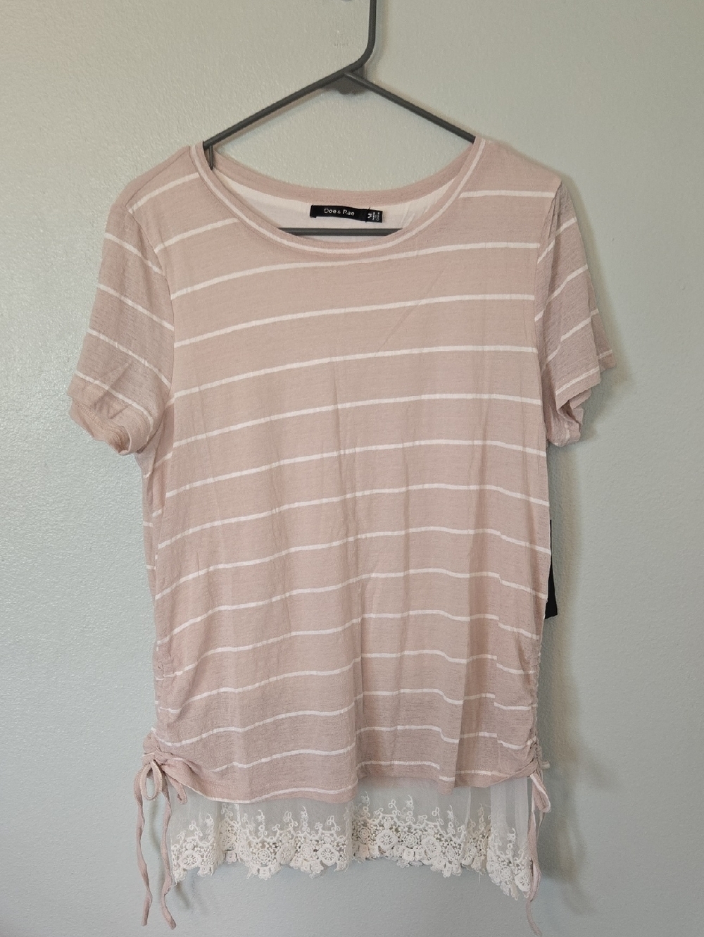 Doe & Rae | NWT Tan Striped Burnout Tee With Lace Layer Size Medium